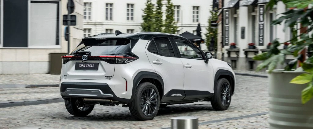 yariscross4