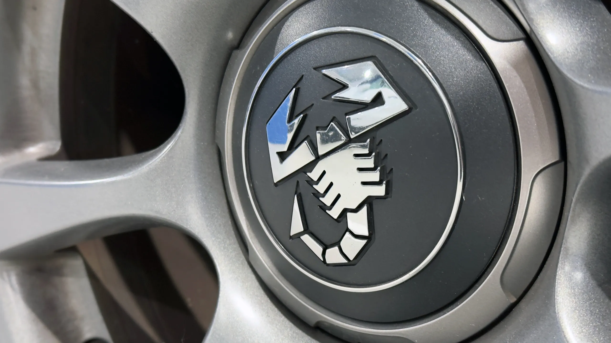 Abarth de segunda mano La llanta de un Abarth de segunda mano