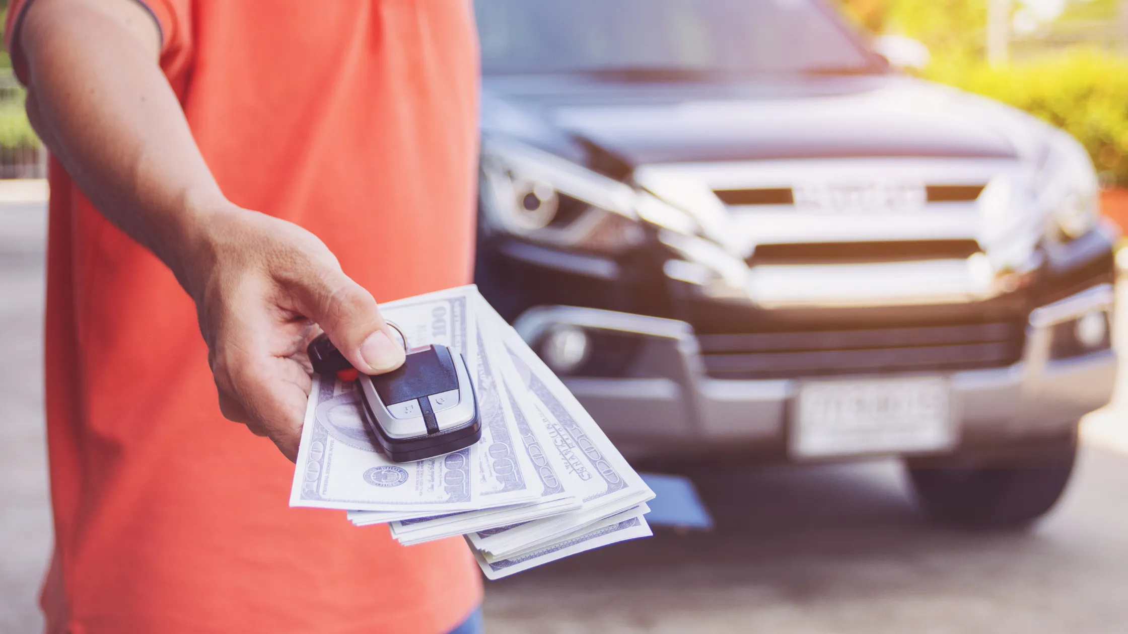 Si te urge vender el coche por motivos económicos cuenta con Carplus Dinero en mano y llaves listas para vender tu coche rápido y sin complicaciones.