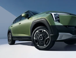 Detalhe das jantes de liga leve de 18 polegadas do Dongfeng VIGO verde.