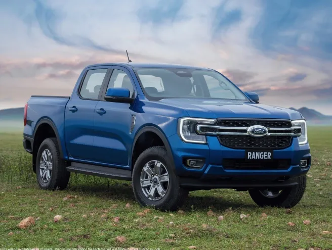 Ford Ranger XLT in the countryside