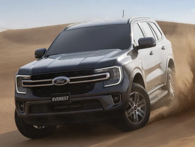 Ford Everest in the desert