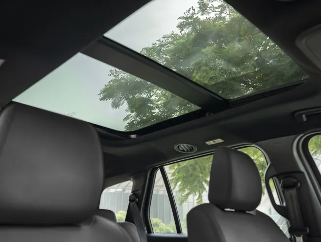 Ford Everest panoramic roof