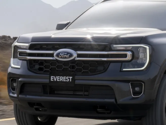 Ford Everest XLT front grille